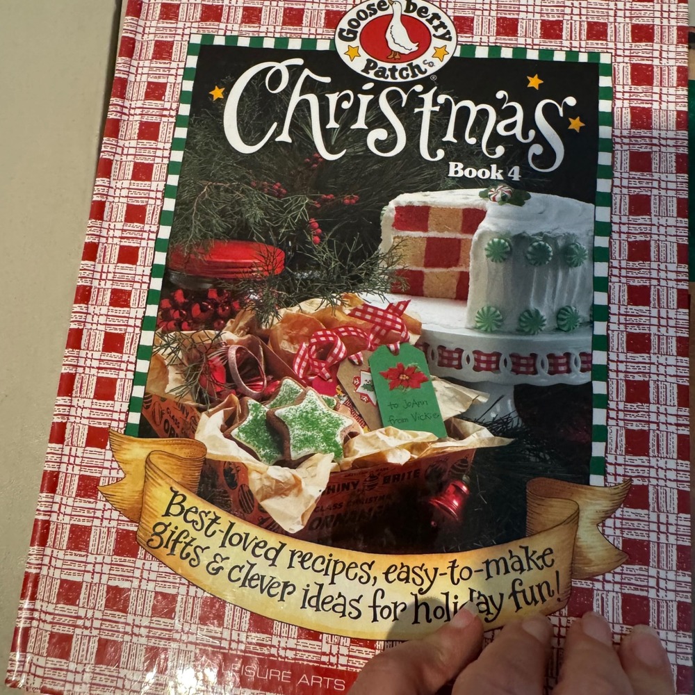 Gooseberry Patch Christmas Book 4 Hardcover Recipes & handmade gifts